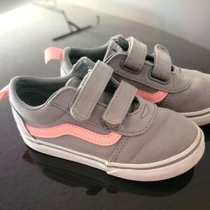 Toddler Vans (size 9)